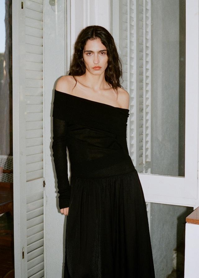 Mango Schulterfreies Kleid aus kombiniertem Stoff Super Sparpreis