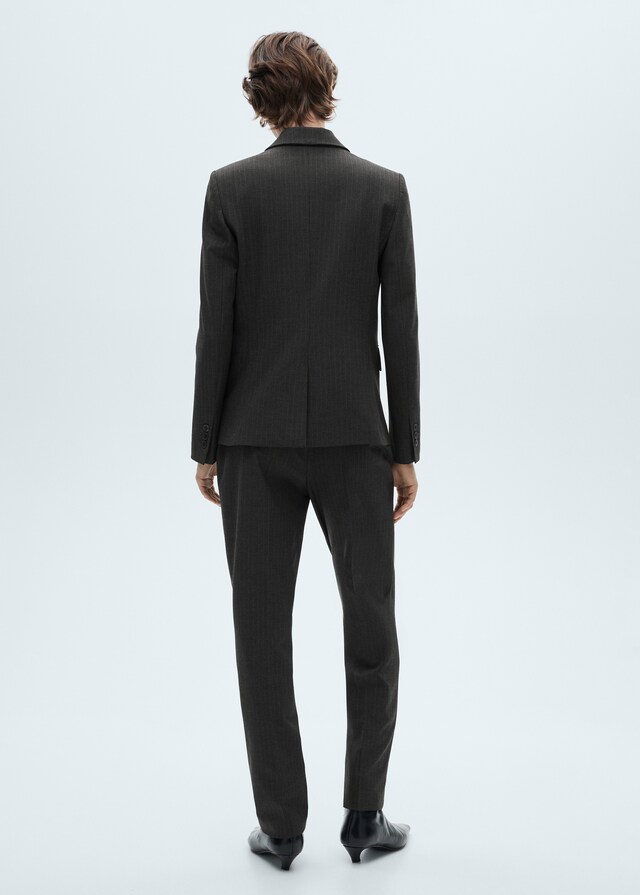 Mango Anzugjacke mit Nadelstreifen 2025