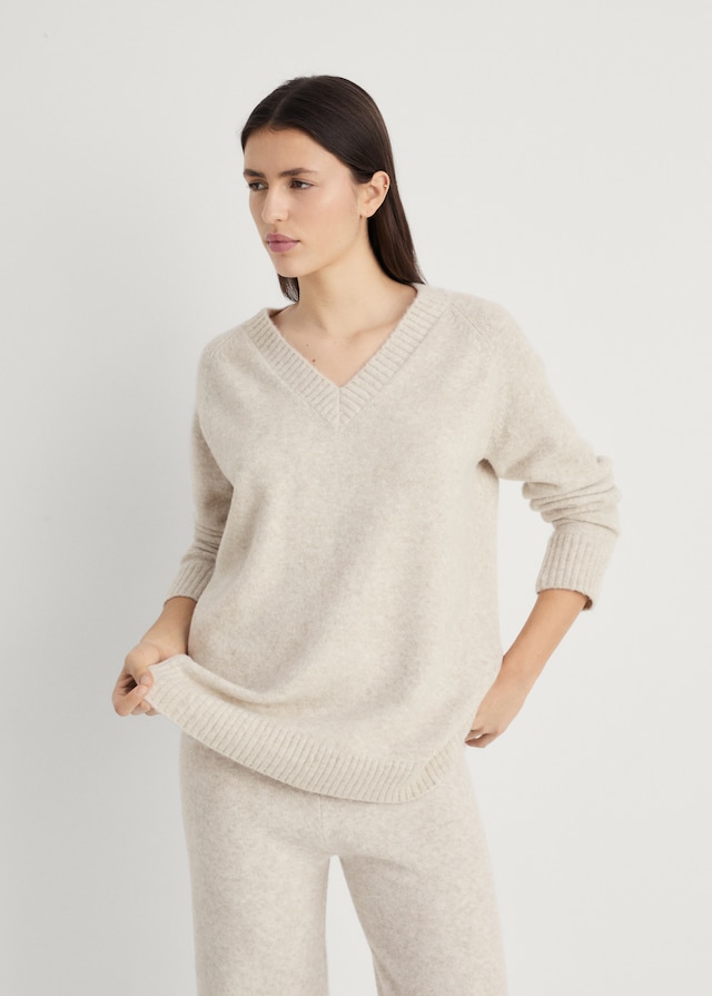 Mango V-Ausschnitt Pullover einfarbig Lagerräumung
