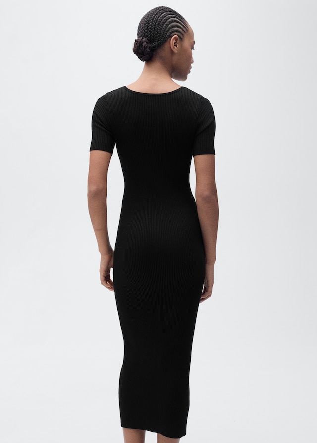 Mango Geripptes Midikleid mit Ausschnitt Versandkostenfrei