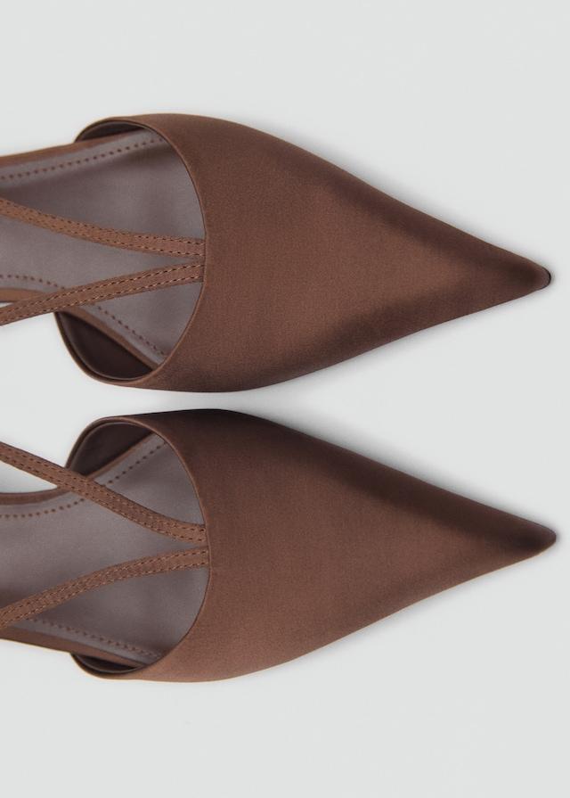 Mango Satinierte Kitten-Heels mit Riemen Riesige Ersparnisse