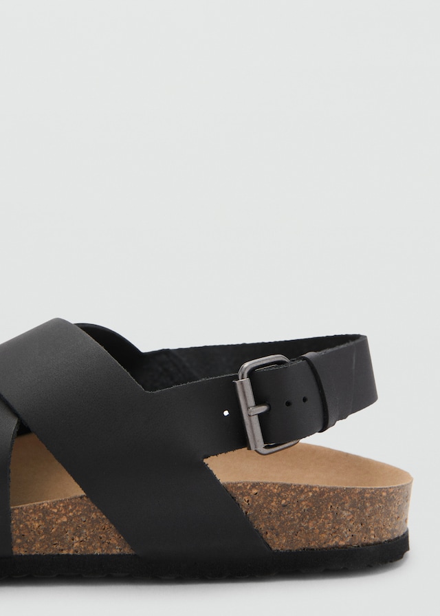 Mango Sandale mit Kreuzriemen und Schnalle aus Leder Top Angebot