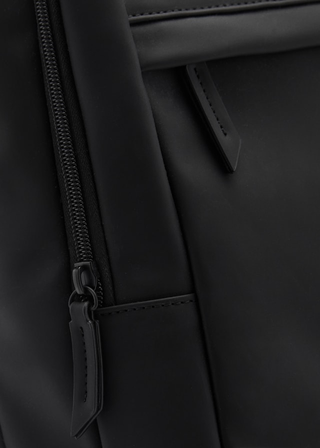 Mango Gummierter Funktionsrucksack Große Rabatte
