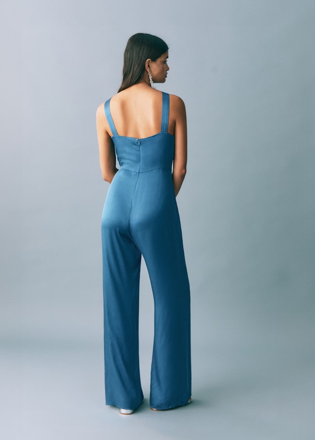 Mango Satinierter Neckholder-Jumpsuit Blitzangebot