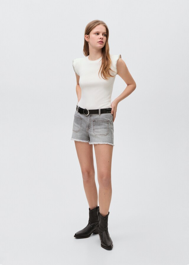 Mango Top mit Volantdetail Räumungsverkauf