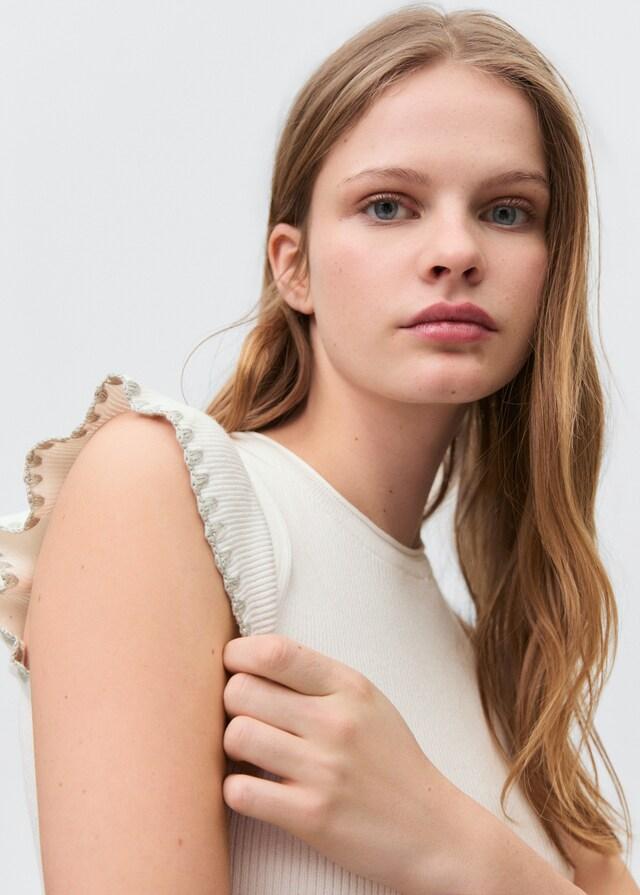Mango Top mit Volantdetail Räumungsverkauf