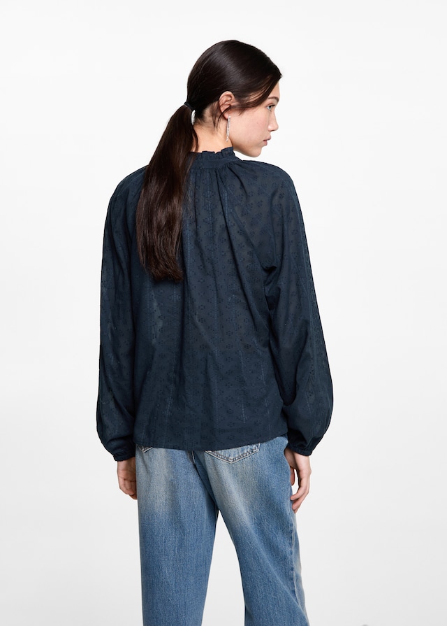 Mango Strukturierte Bluse bestickt Zeitlich begrenztes Angebot