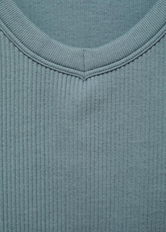 Mango Bauchfreies Sport-Top Nur noch ein Tag übrig