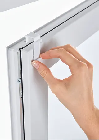 bonprix Stilistische Blumen auf moderner Fensterdekoration Super Rabatt